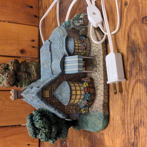 Hawthorne village " falbrooke florist " light - Picture 2 of 4